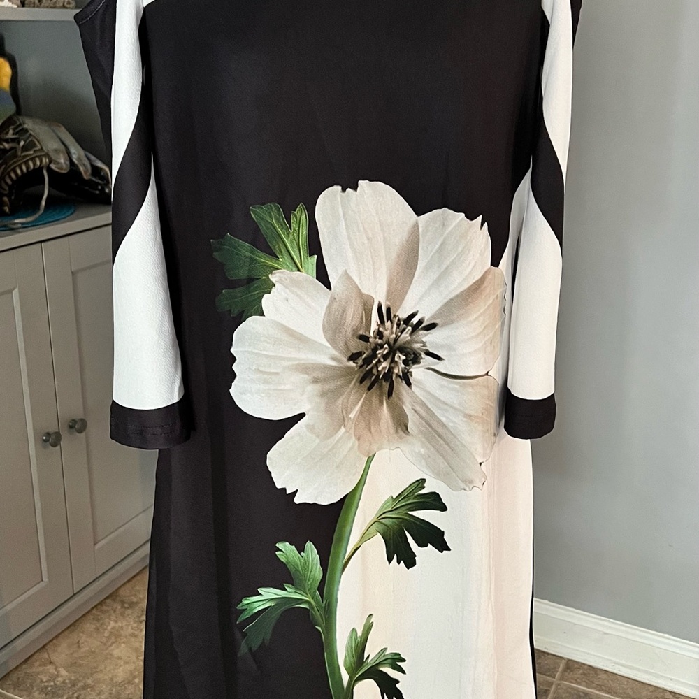 SHEIN Black and White Floral Long Sleeve Dress